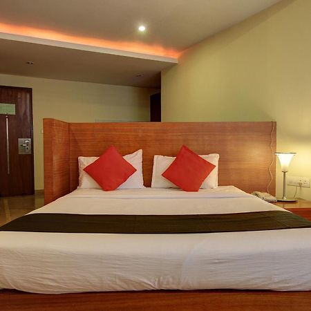 Capital O 72404 Naidu Palace Bangalore Extérieur photo