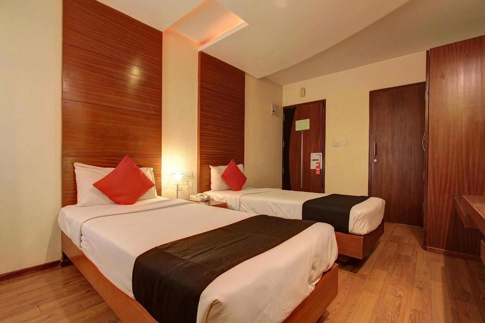 Capital O 72404 Naidu Palace Bangalore Extérieur photo