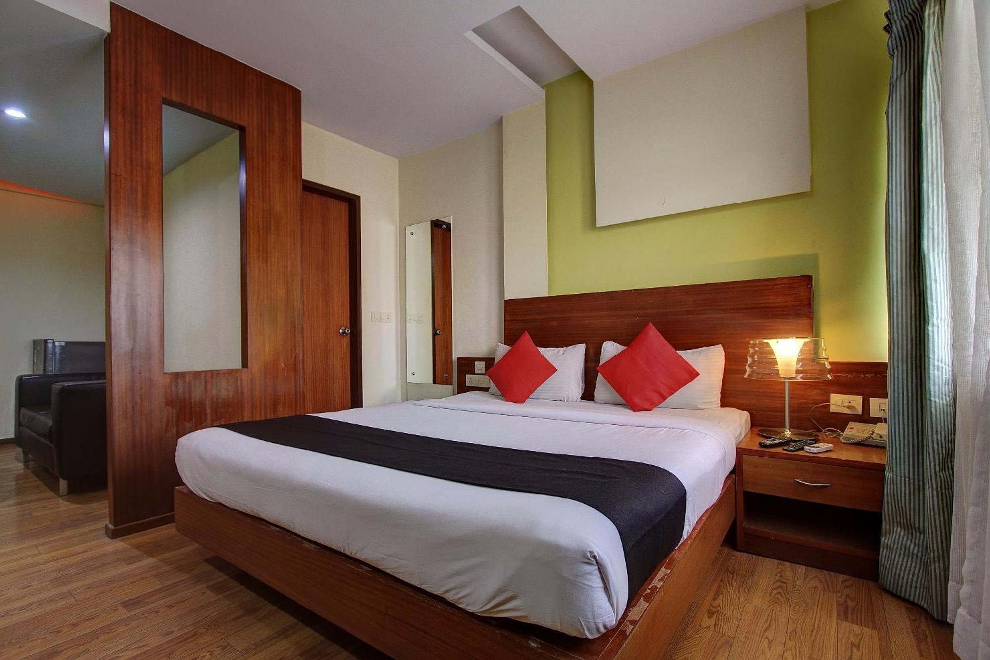 Capital O 72404 Naidu Palace Bangalore Extérieur photo