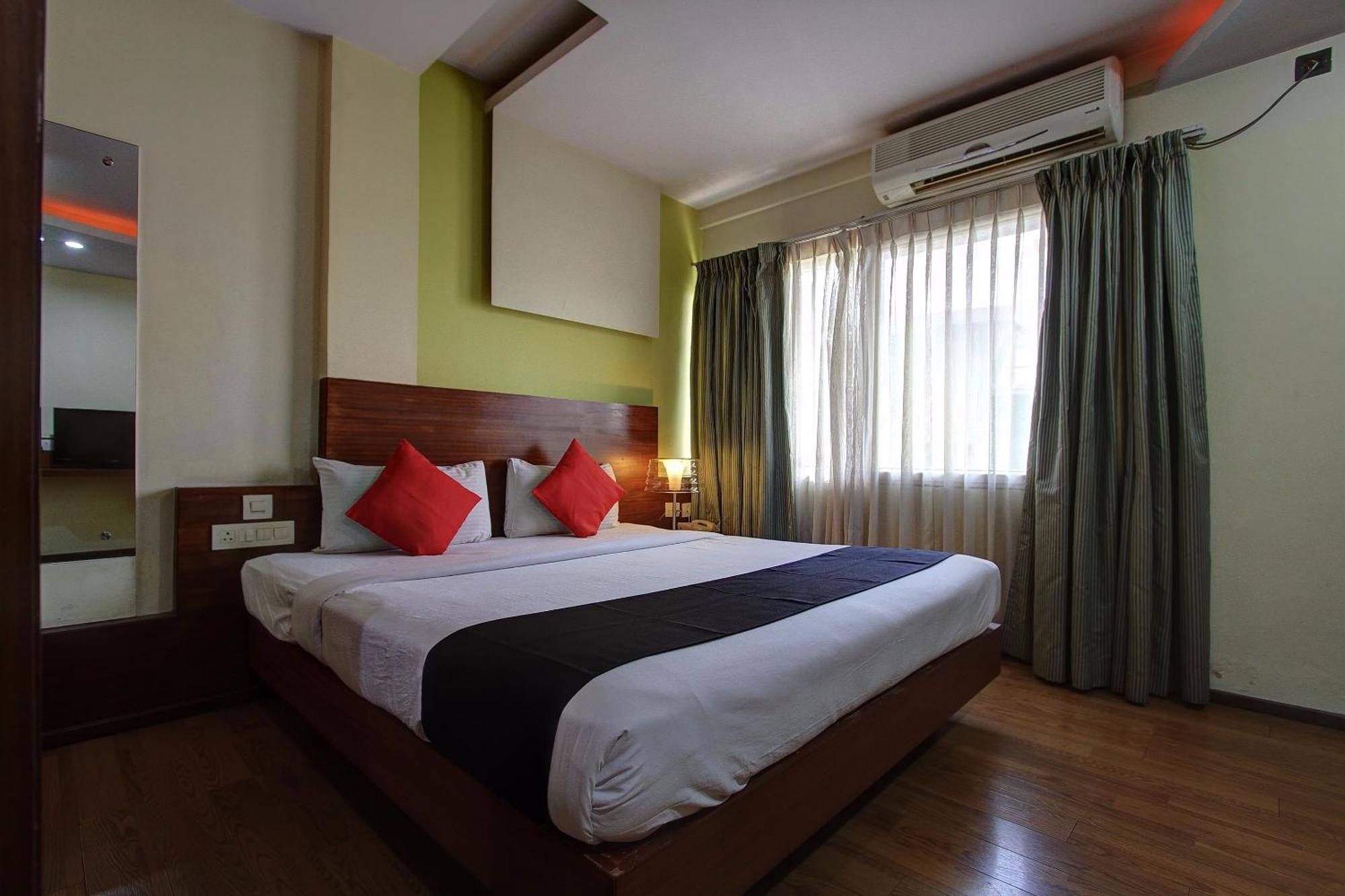 Capital O 72404 Naidu Palace Bangalore Extérieur photo