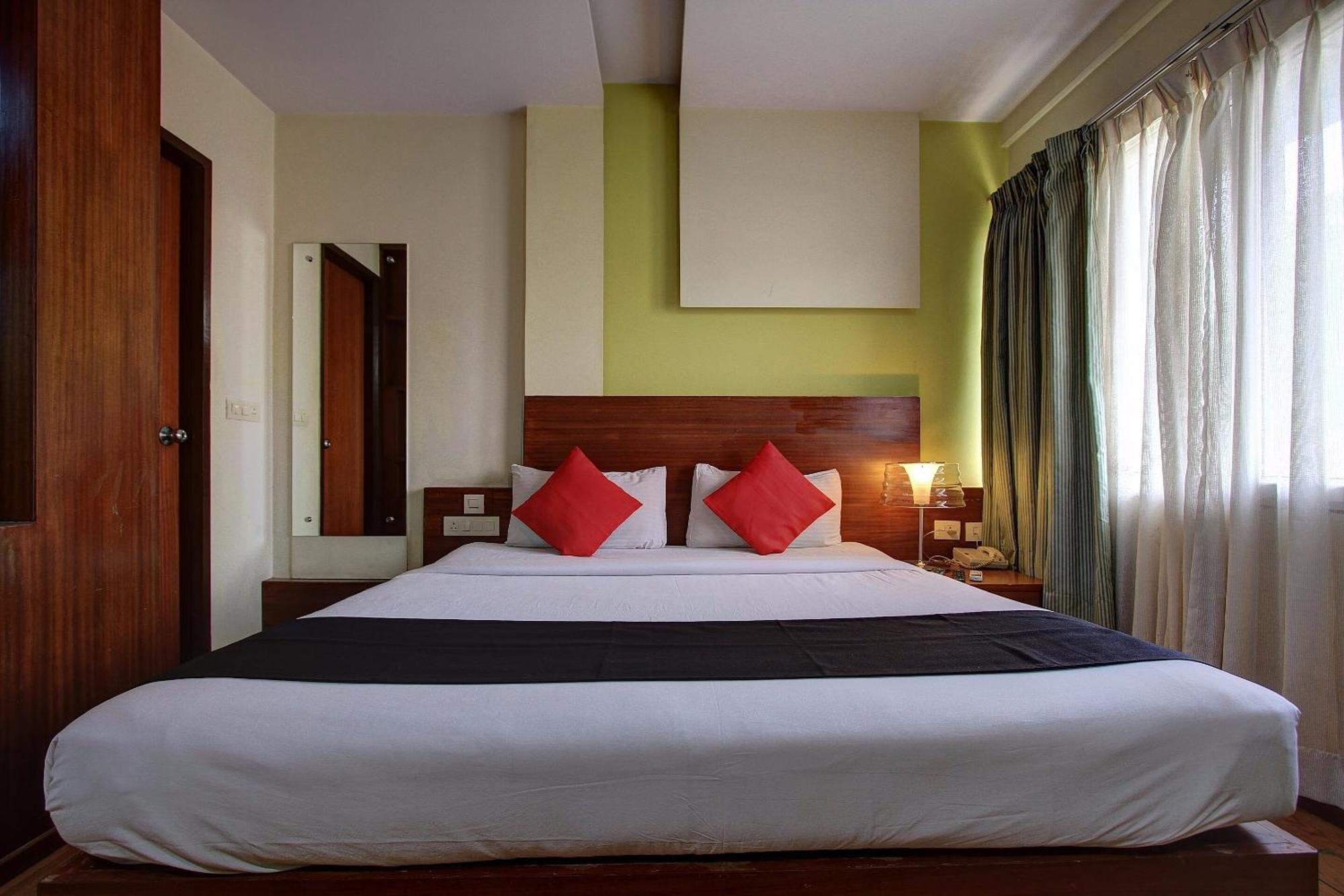 Capital O 72404 Naidu Palace Bangalore Extérieur photo