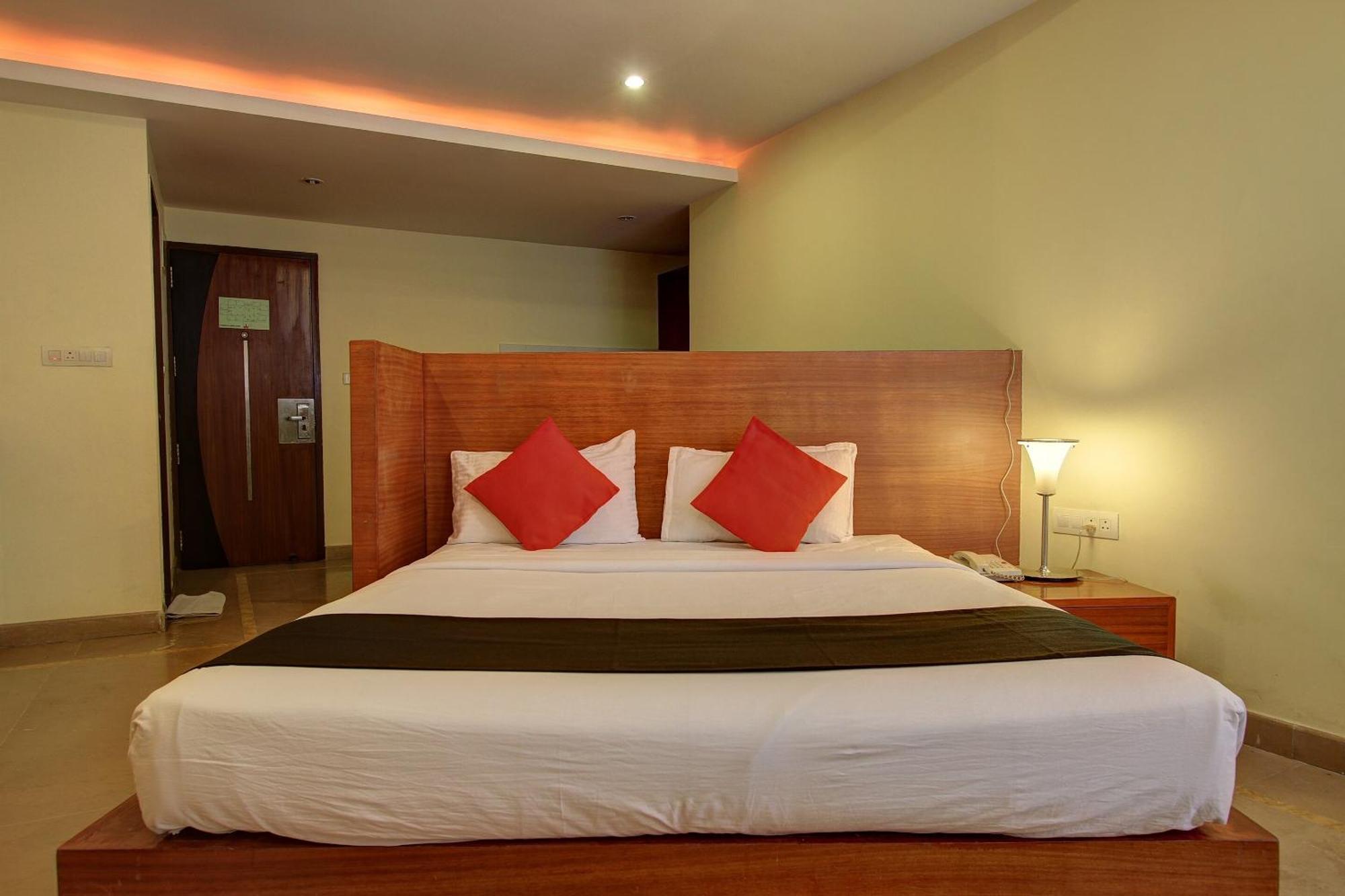 Capital O 72404 Naidu Palace Bangalore Extérieur photo