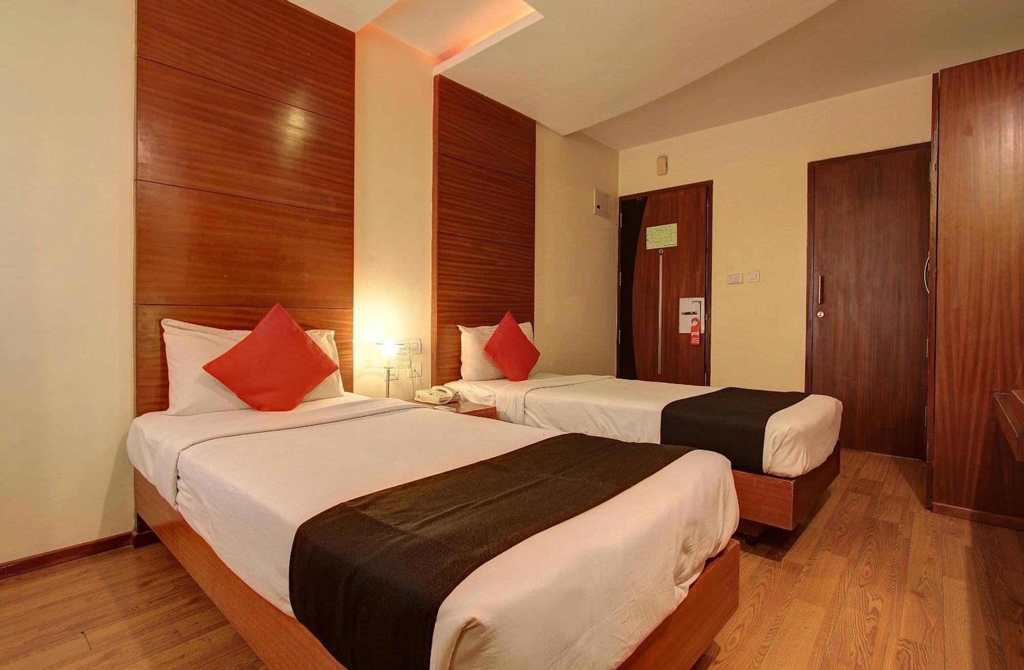 Capital O 72404 Naidu Palace Bangalore Extérieur photo