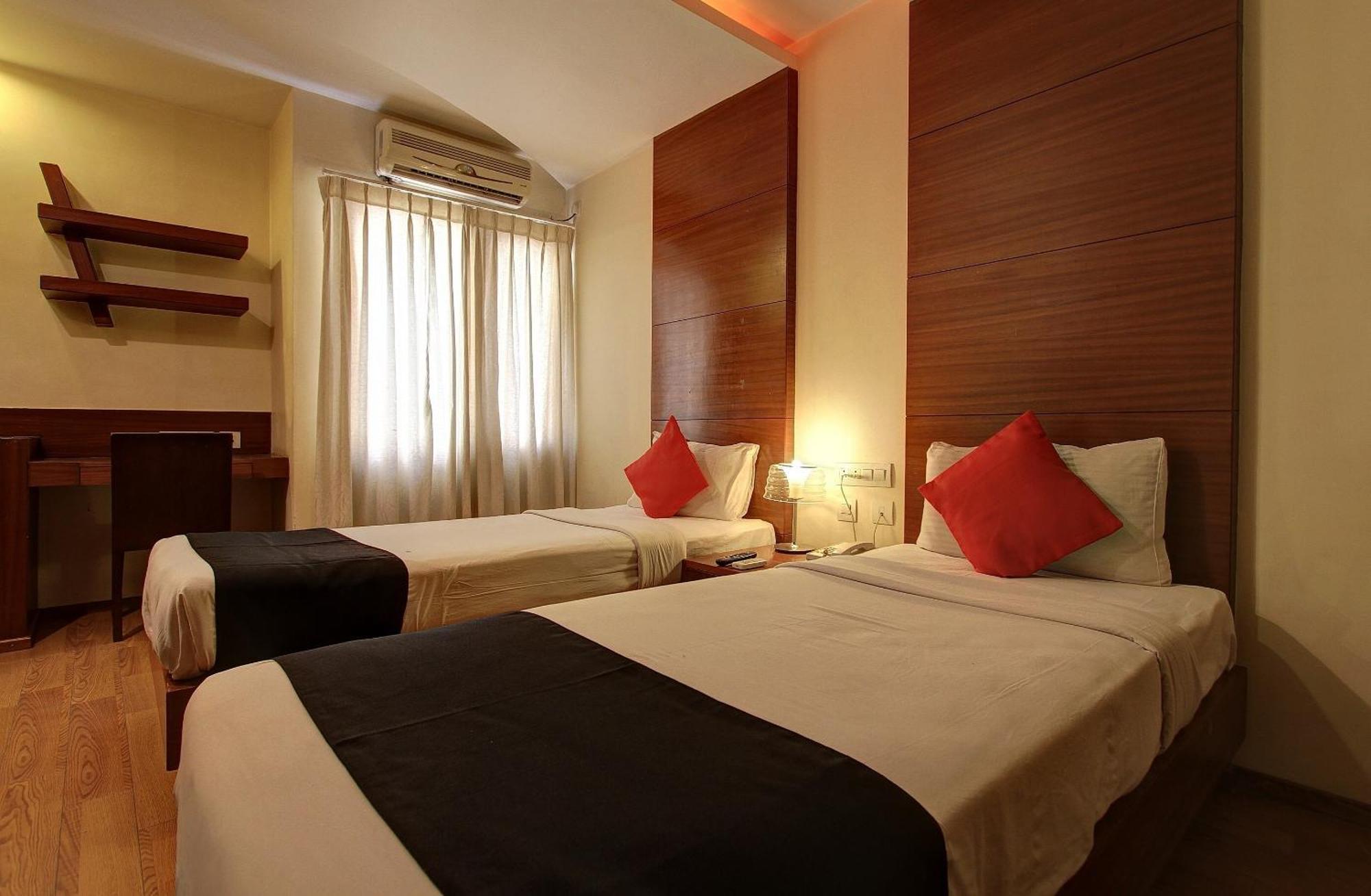 Capital O 72404 Naidu Palace Bangalore Extérieur photo