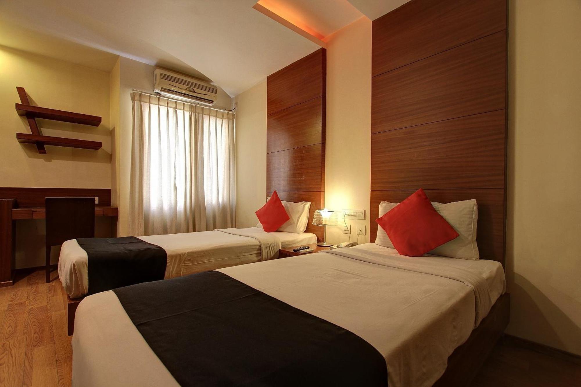 Capital O 72404 Naidu Palace Bangalore Extérieur photo