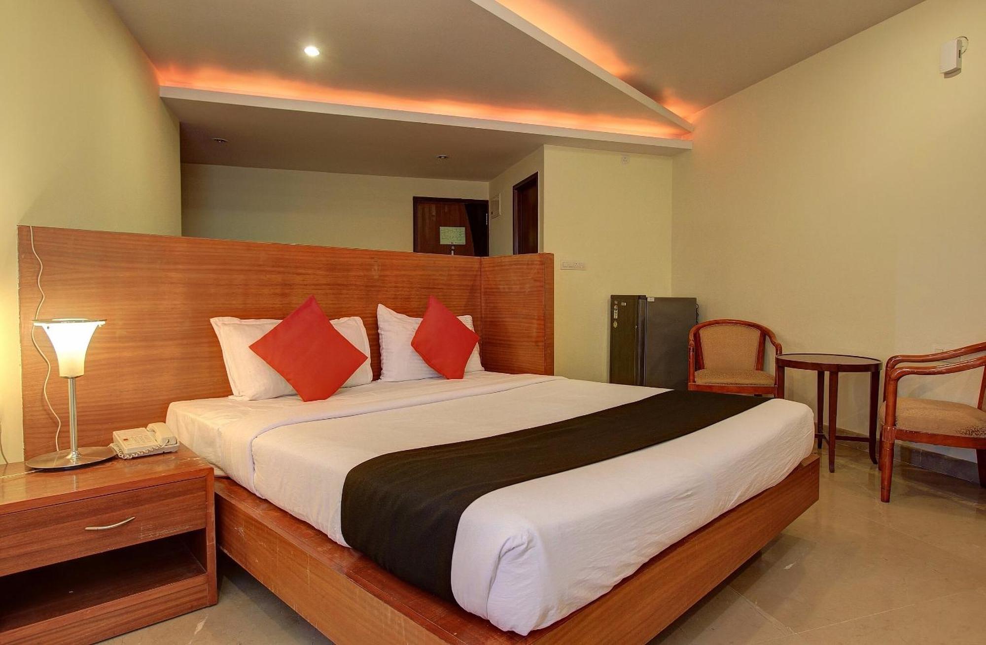 Capital O 72404 Naidu Palace Bangalore Extérieur photo